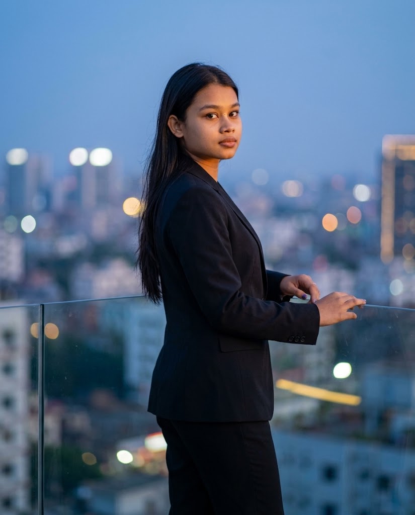 Gemini AI Prompt for a Luxury Rooftop Portrait